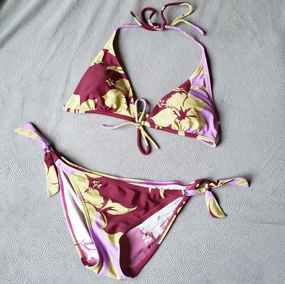 Gossip-Bikini